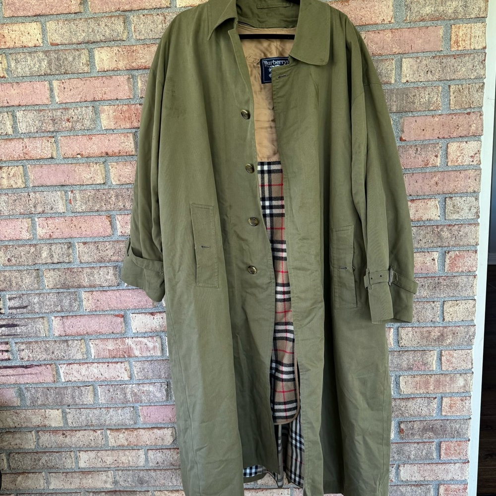 Men’s Burberry Trench Coat 40 Regular